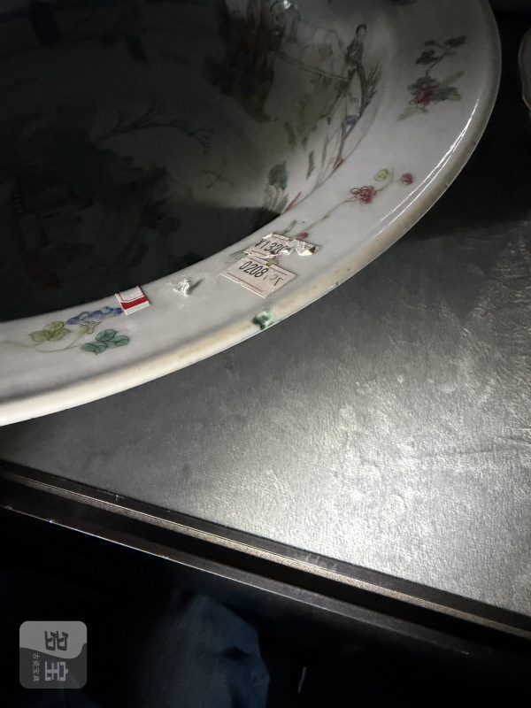 清同治粉彩赤壁赋人物故事图折沿盆 - 图12